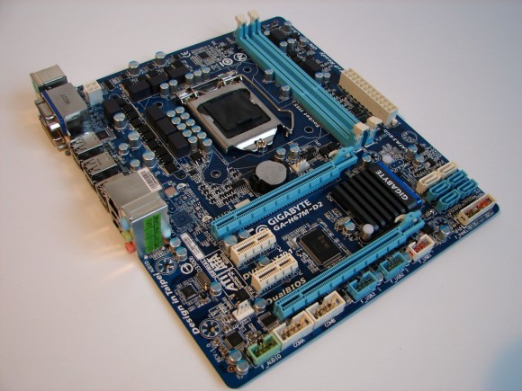 GIGABYTE GA-H67M-D2 - fata