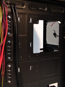 BitFenix Colossus - acces cooler CPU