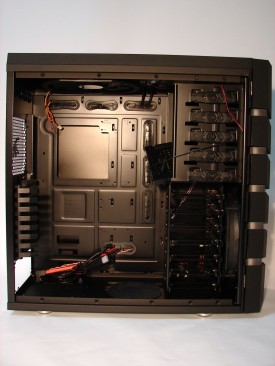 BitFenix Colossus - interior