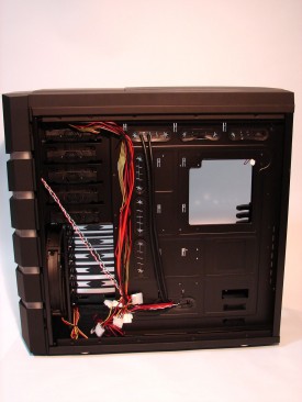 BitFenix Colossus - zona cabluri