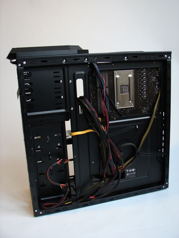 Antec One Hundred - asamblare spate