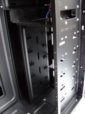 Antec One Hundred - cage HDD
