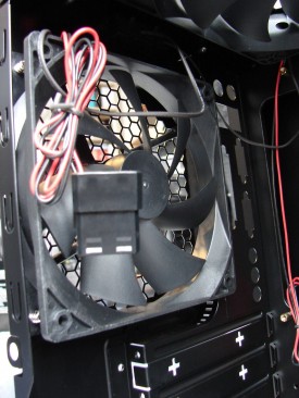 Antec One Hundred - ventilator spate 2