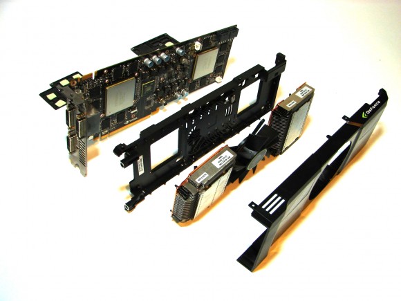 NVIDIA GeForce GTX 590 - asamblare