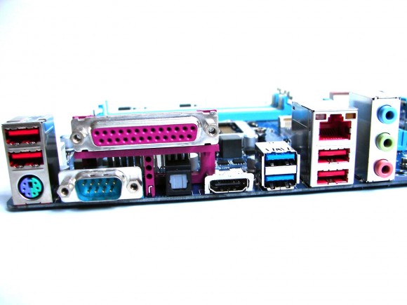 GIGABYTE GA-Z68AP-D3 - back panel