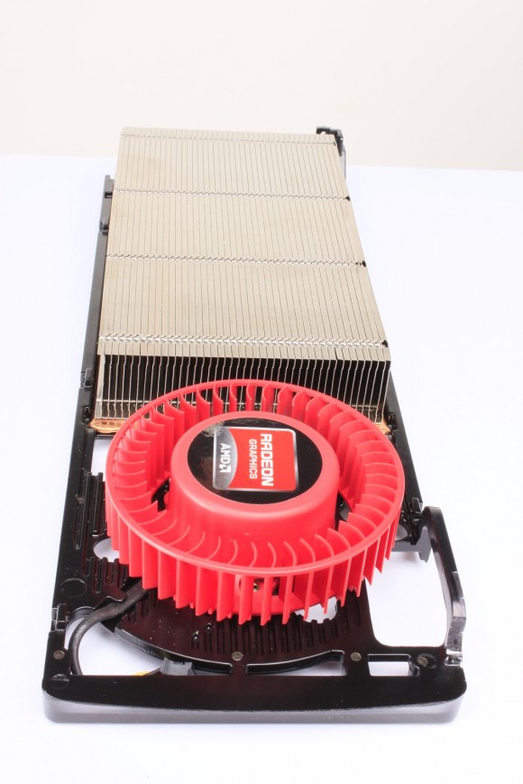 AMD Radeon HD 7970 - 09 AMD Radeon HD 7970 09 580x869 Still waitin...