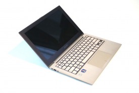 ASUS UX21E - unghi maxim deschidere ecran