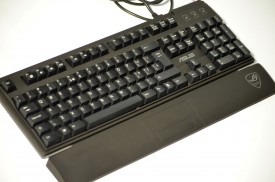 ASUS ROG CG8580 - tastatura fata