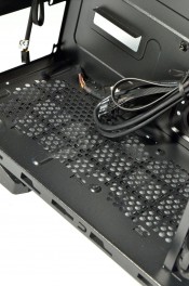 Thermaltake Armor Revo Gene - filtru jos interior