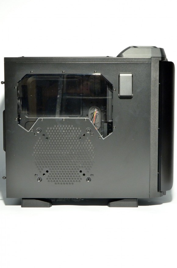 Thermaltake Armor Revo Gene - stanga