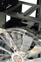 Thermaltake Armor Revo Gene - tray HDD 2