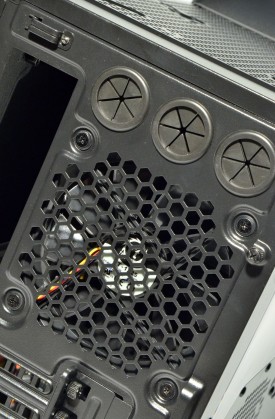 Thermaltake Armor Revo Gene - ventilator spate si water cooling exterior
