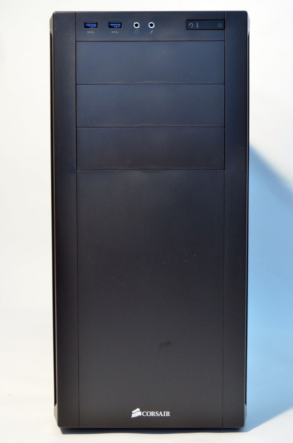 Corsair Carbide 200R - fata