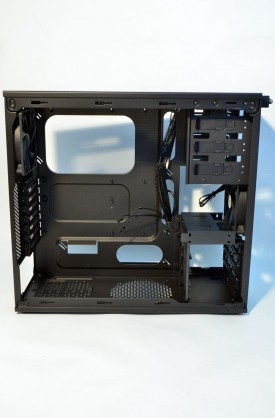 Corsair Carbide 200R - interior stanga