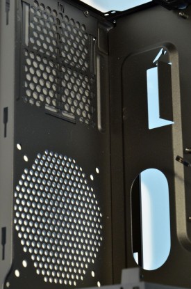 Corsair Carbide 200R - podea