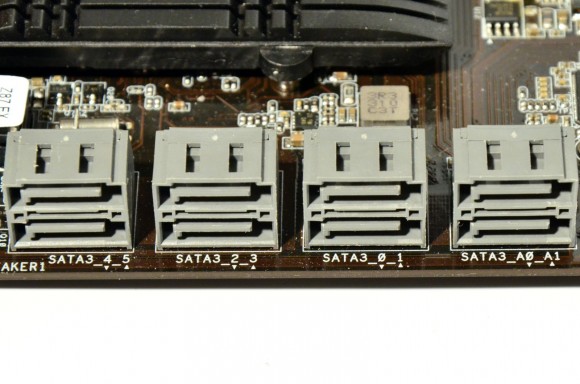 ASRock Z87 Extreme4 - porturi SATA