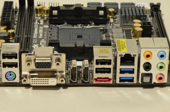 ASRock FM2A88X-ITX+ - back panel