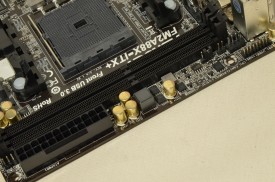 ASRock FM2A88X-ITX+ - headere si butoane 3