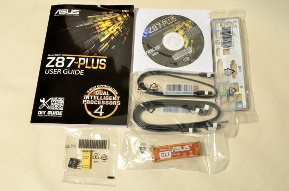 ASUS Z87-Plus - accesorii
