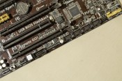 ASUS Z87-Plus - headere si butoane 1