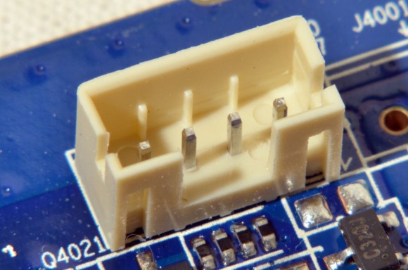 SAPPHIRE VAPOR-X R7 250X OC - conector ventilatoare