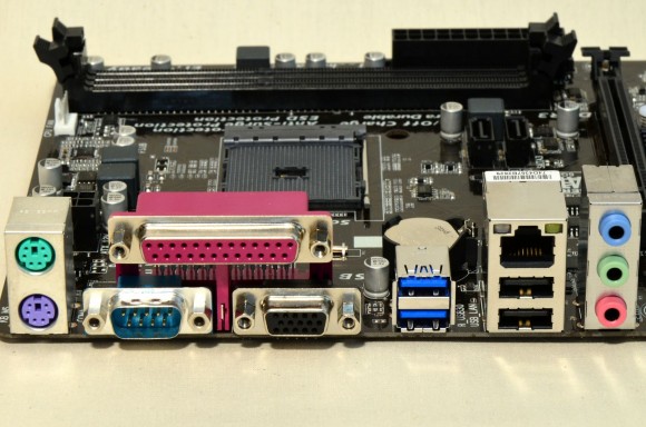 GIGABYTE AM1M-S2P - back panel