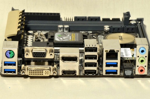 ASUS Z97I-PLUS - back panel